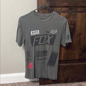 Fox Gray Short Sleeve Tee with Modern Graphics